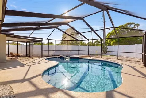 7833 Bristol Court St Petersburg FL 33709