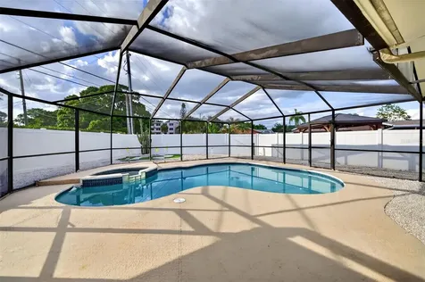 7833 Bristol Court St Petersburg FL 33709