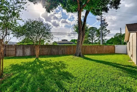 7833 Bristol Court St Petersburg FL 33709