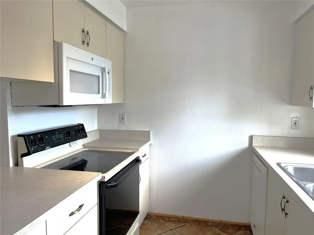 2724 Hidden Lake Boulevard Sarasota FL 34237