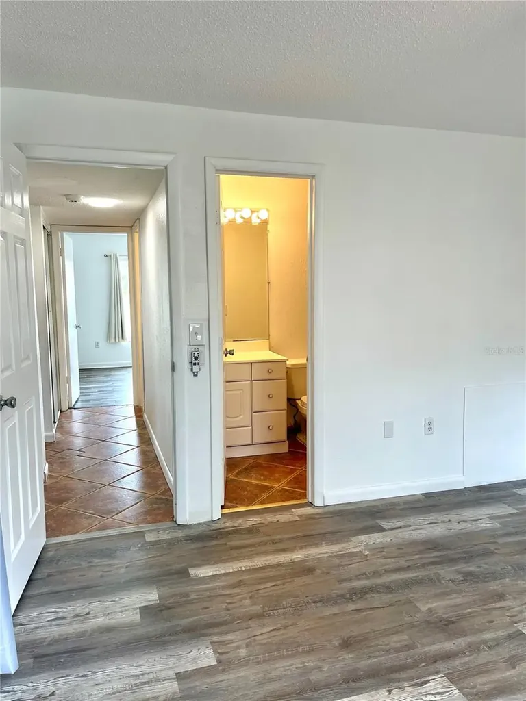 2724 Hidden Lake Boulevard Sarasota FL 34237