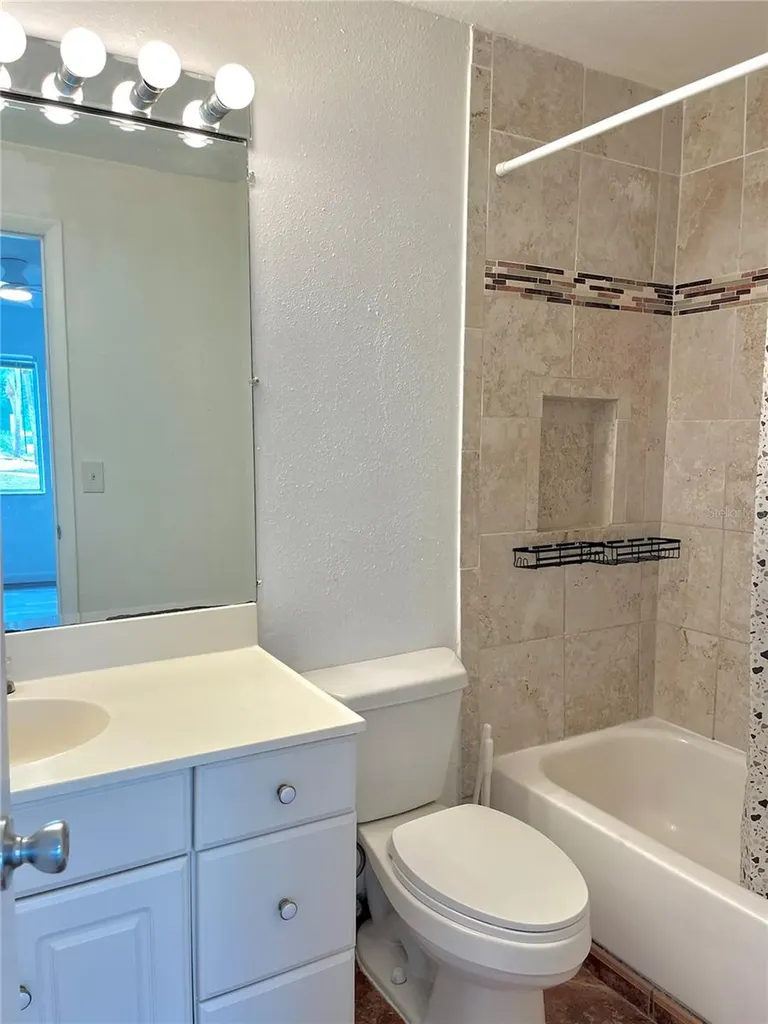 2724 Hidden Lake Boulevard Sarasota FL 34237