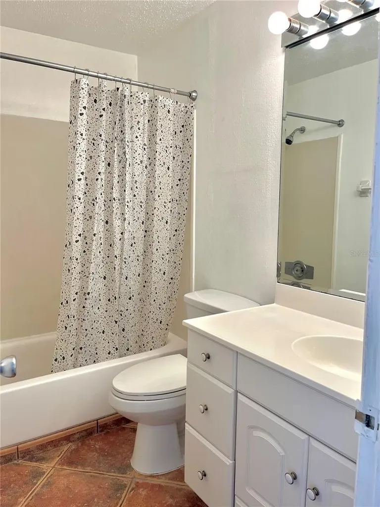 2724 Hidden Lake Boulevard Sarasota FL 34237