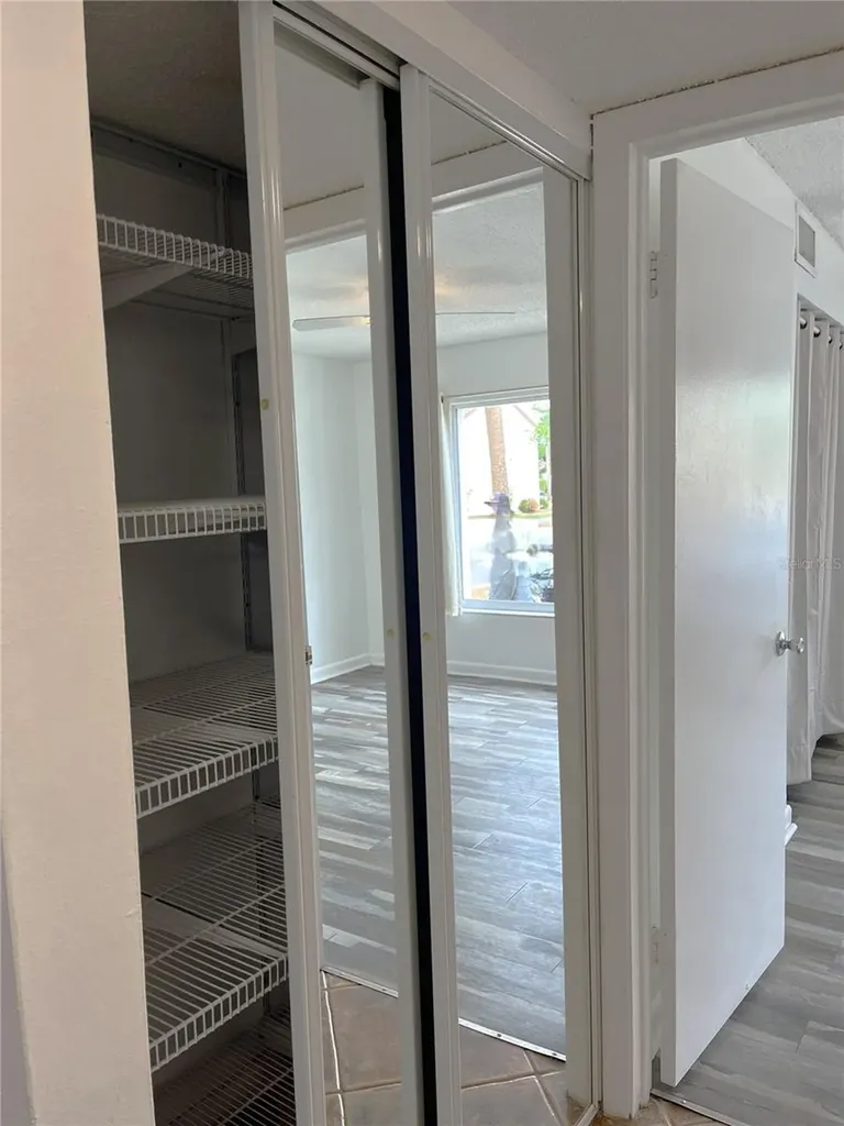 2724 Hidden Lake Boulevard Sarasota FL 34237