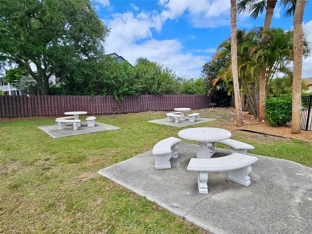 2724 Hidden Lake Boulevard Sarasota FL 34237