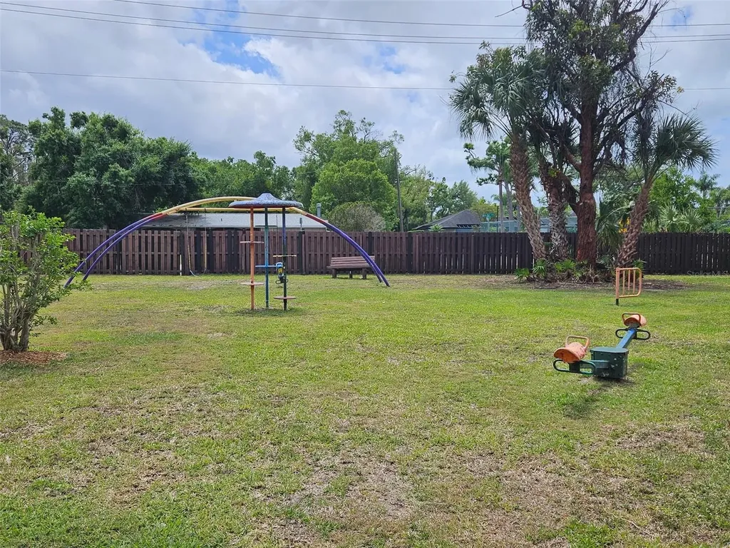 2724 Hidden Lake Boulevard Sarasota FL 34237