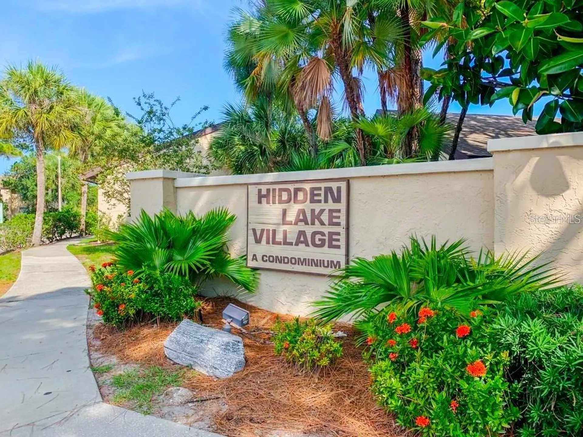 2724 Hidden Lake Boulevard Sarasota FL 34237