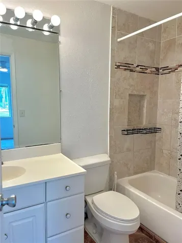 2724 Hidden Lake Boulevard Sarasota FL 34237