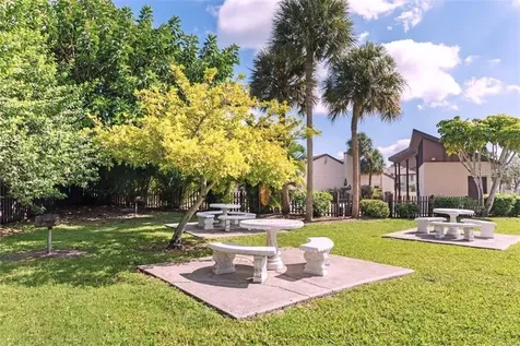 2724 Hidden Lake Boulevard Sarasota FL 34237