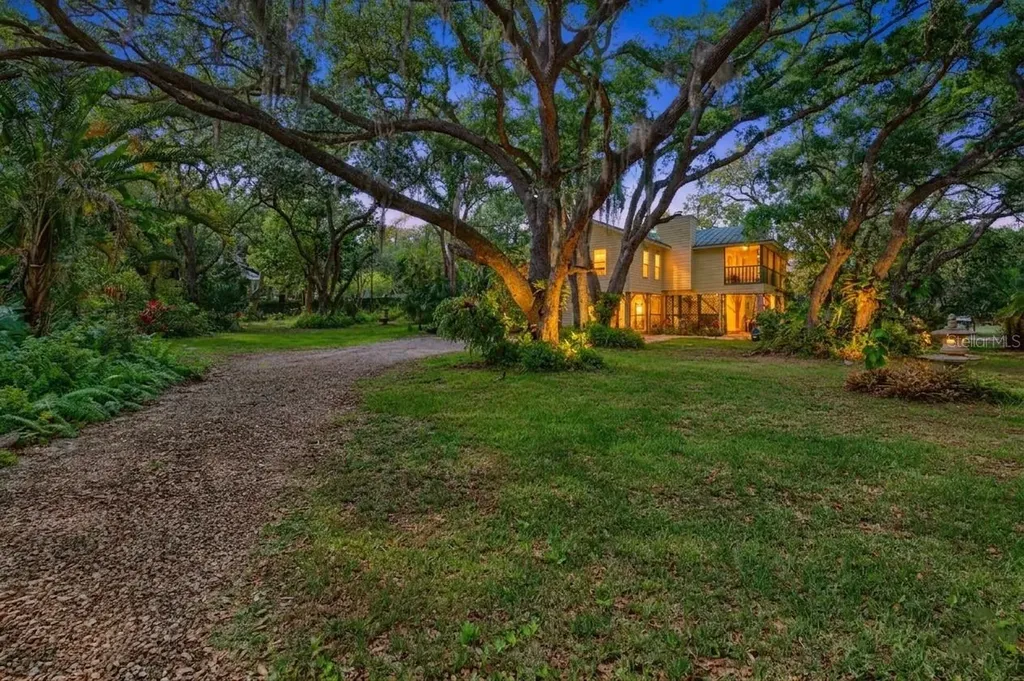 420 Hanby Street Crystal Beach FL 34681