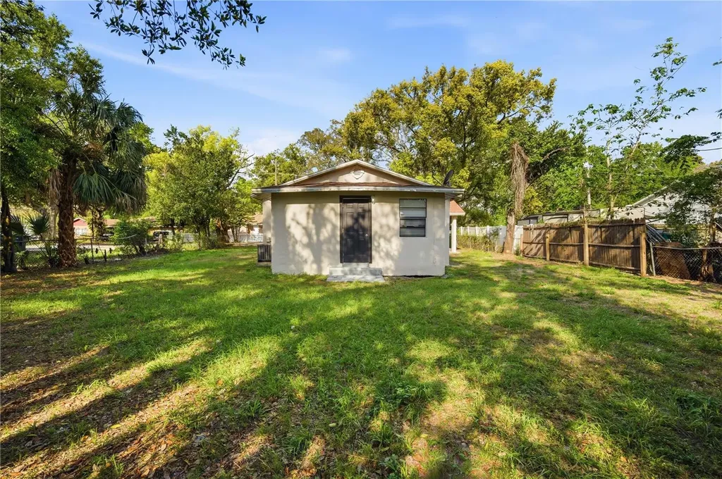 10019 N Jasmine Avenue Tampa FL 33612
