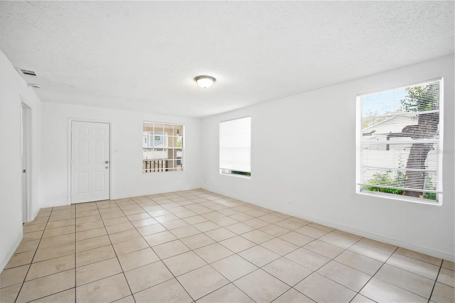 10019 N Jasmine Avenue Tampa FL 33612