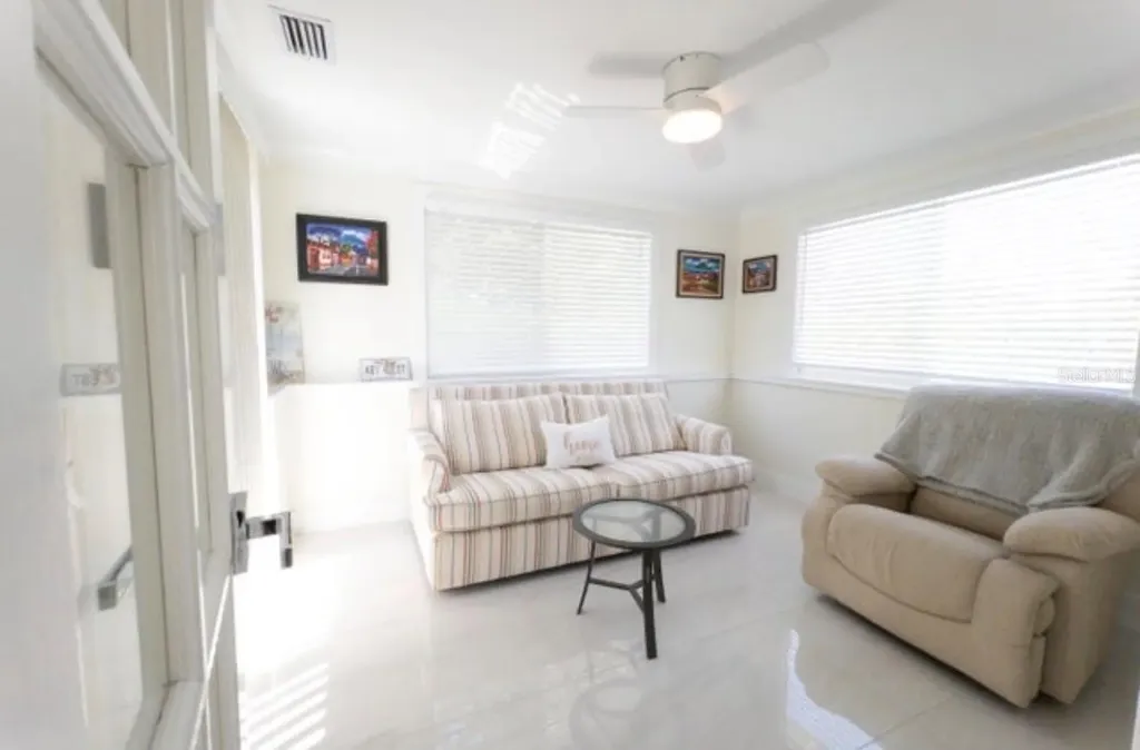 887 W Perry Street Lantana FL 33462