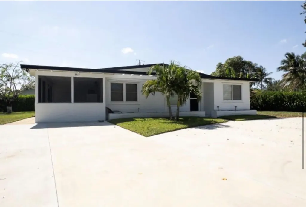 887 W Perry Street Lantana FL 33462