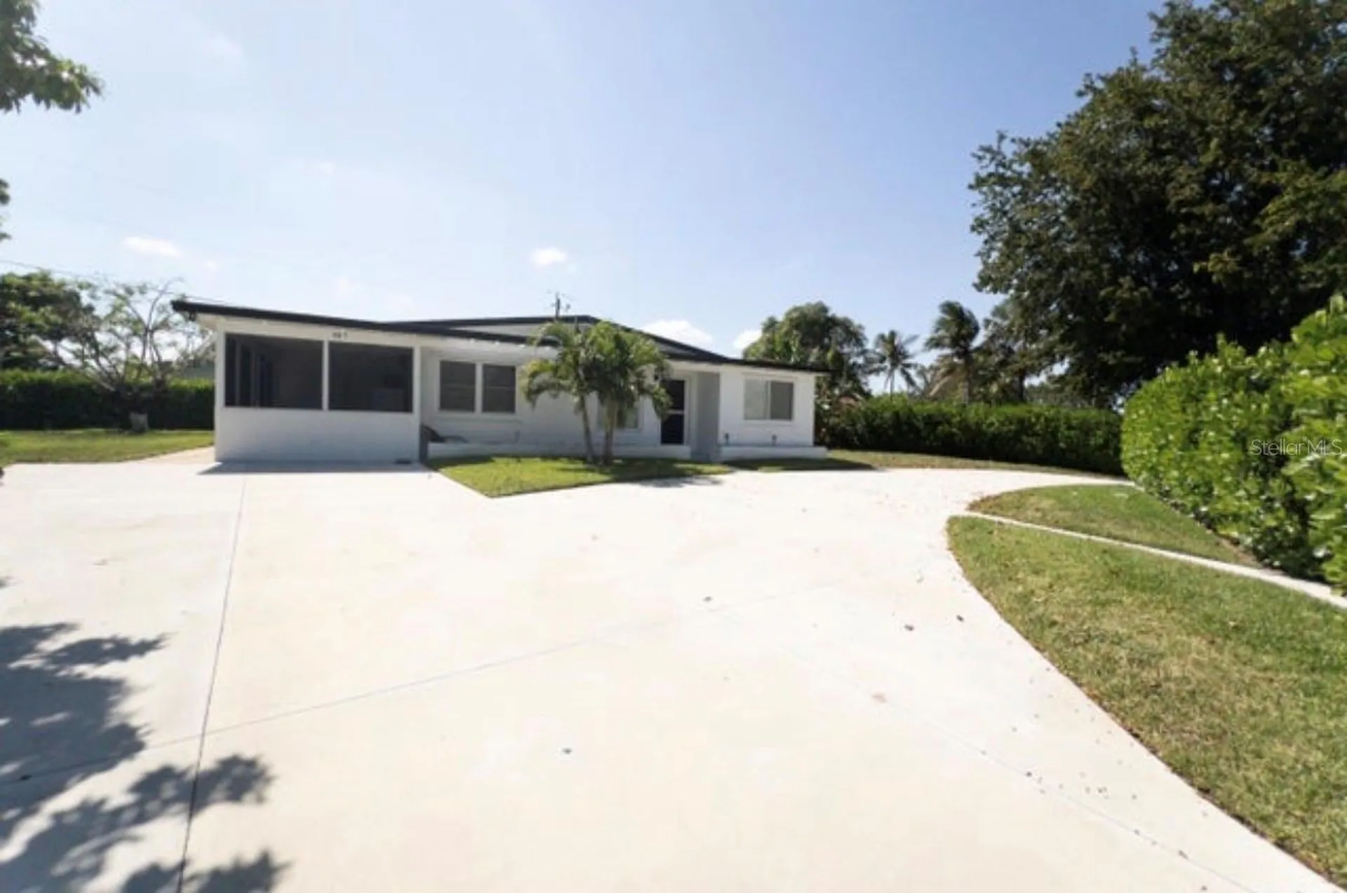 887 W Perry Street Lantana FL 33462