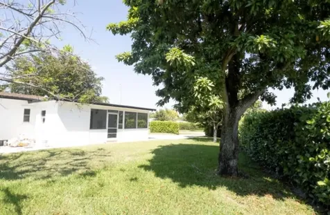 887 W Perry Street Lantana FL 33462