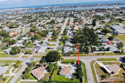 887 W Perry Street Lantana FL 33462