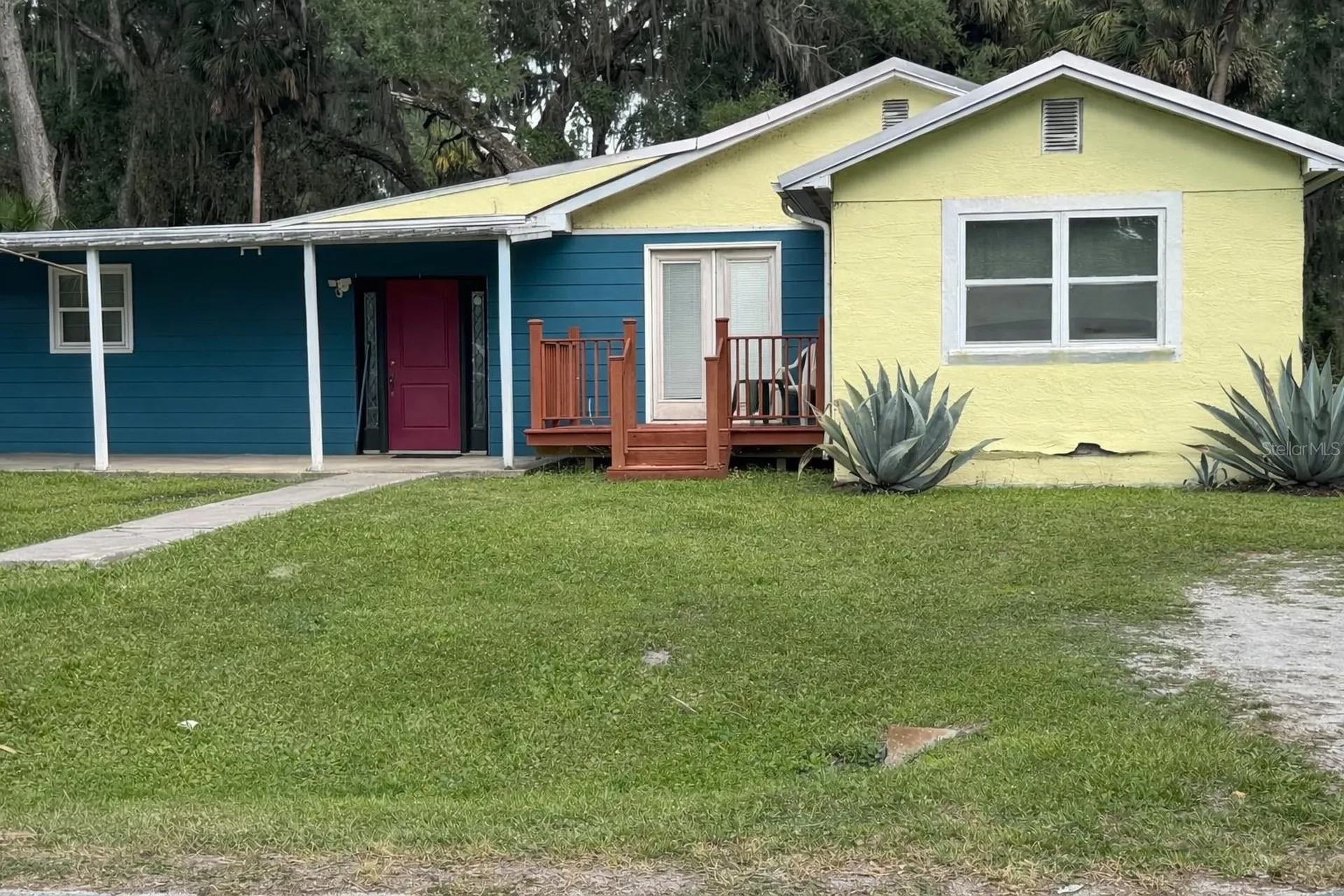 2663 Cr 426a Lake Panasoffkee FL 33538