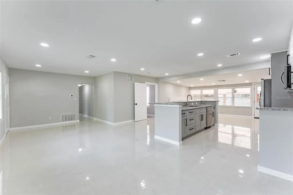845 Floral Drive Orlando FL 32803