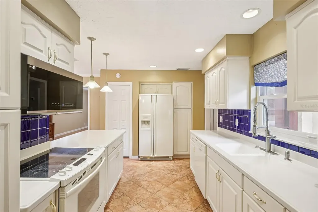 11732 Moffat Avenue Tampa FL 33617