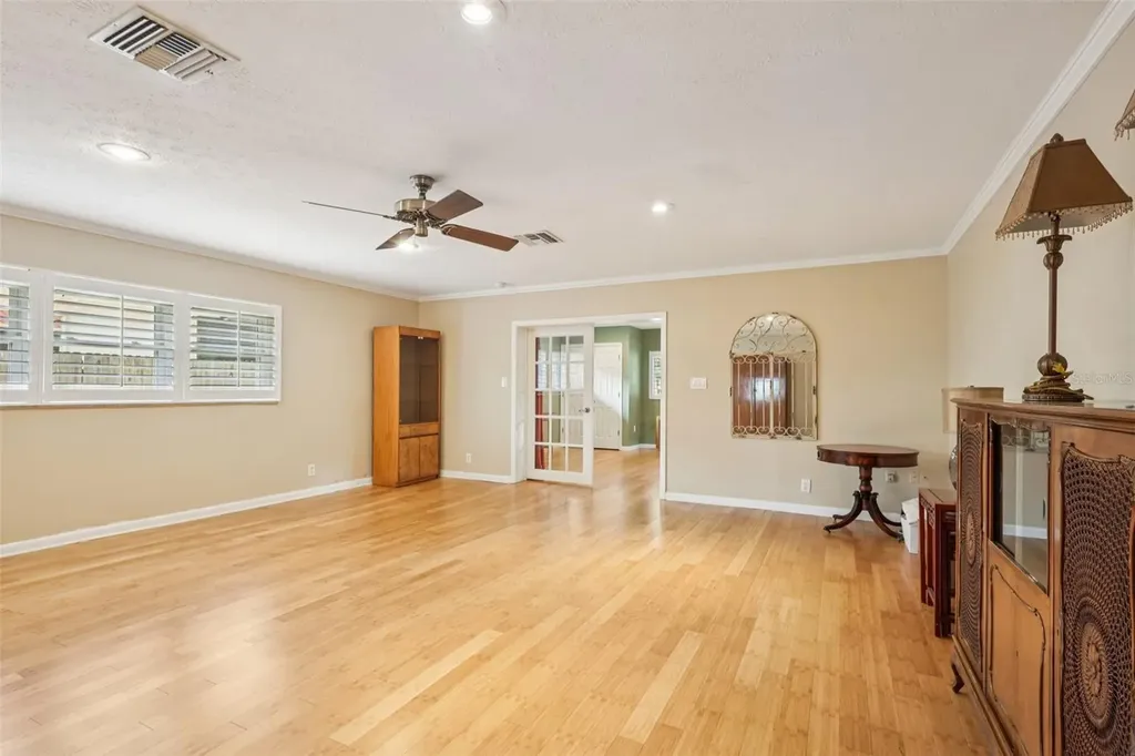 11732 Moffat Avenue Tampa FL 33617