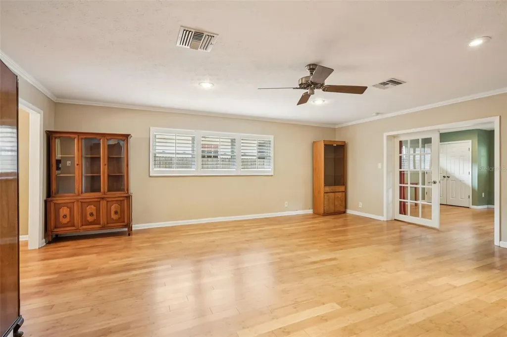 11732 Moffat Avenue Tampa FL 33617