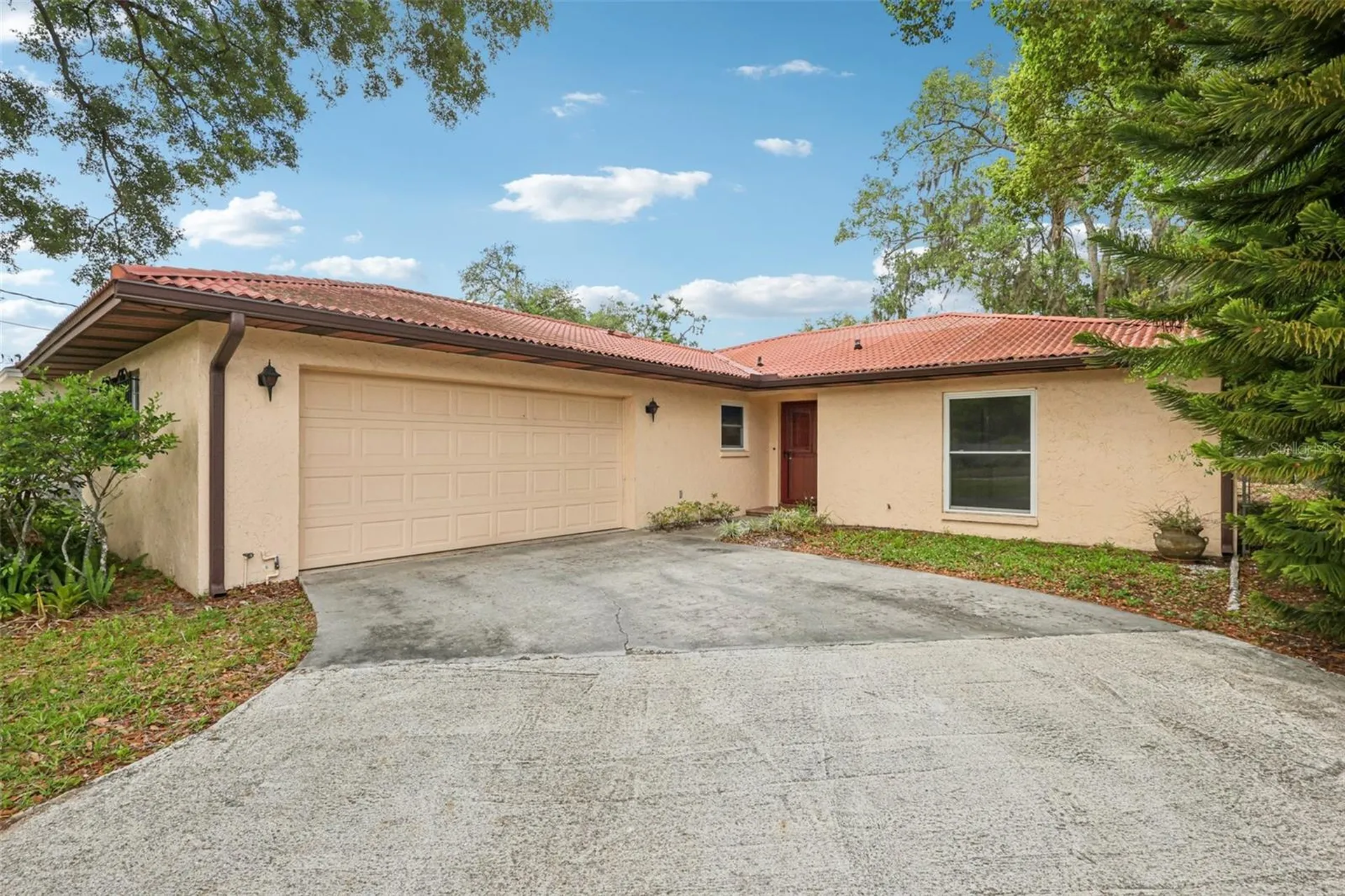 11732 Moffat Avenue Tampa FL 33617