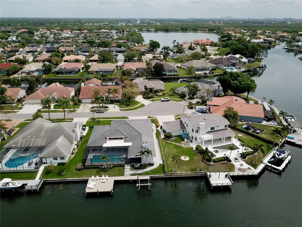 5806 Cruiser Way Tampa FL 33615