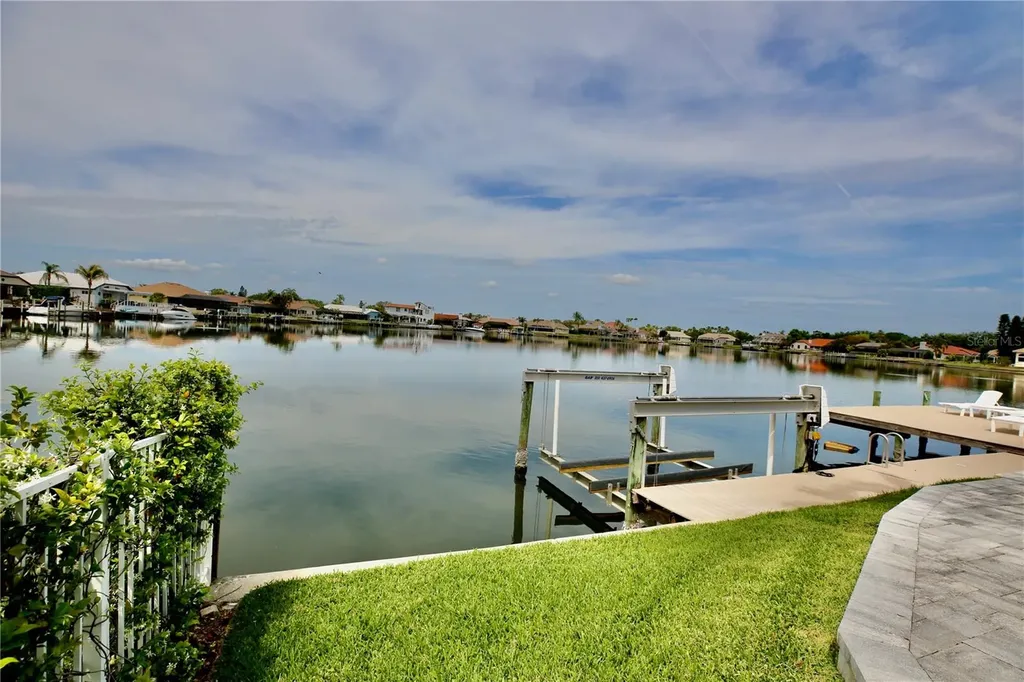 5806 Cruiser Way Tampa FL 33615