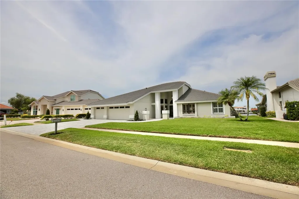 5806 Cruiser Way Tampa FL 33615