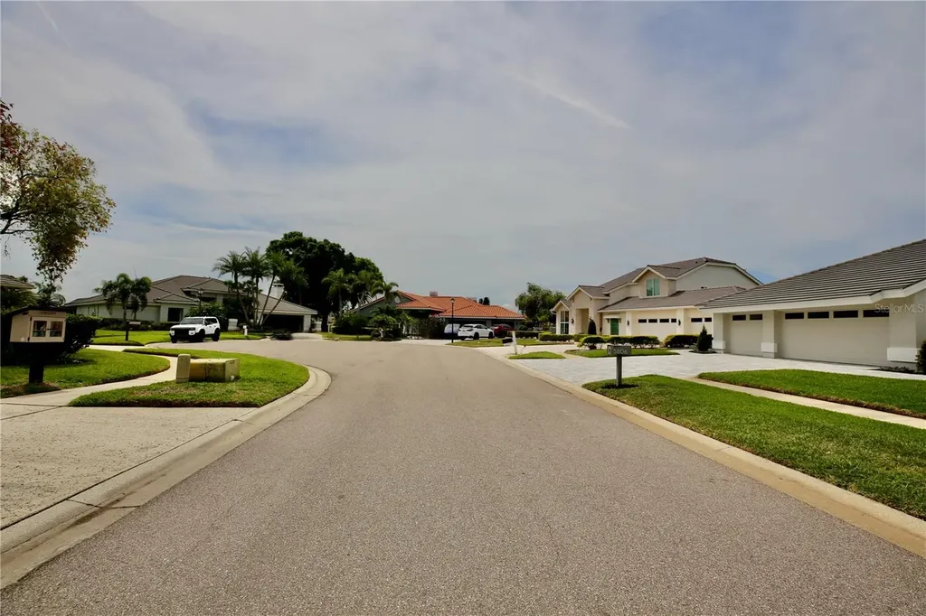 5806 Cruiser Way Tampa FL 33615