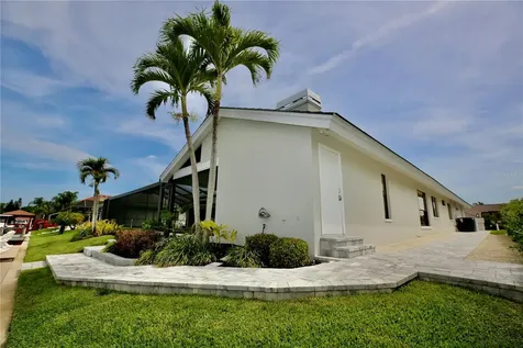 5806 Cruiser Way Tampa FL 33615