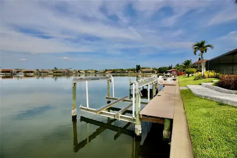 5806 Cruiser Way Tampa FL 33615