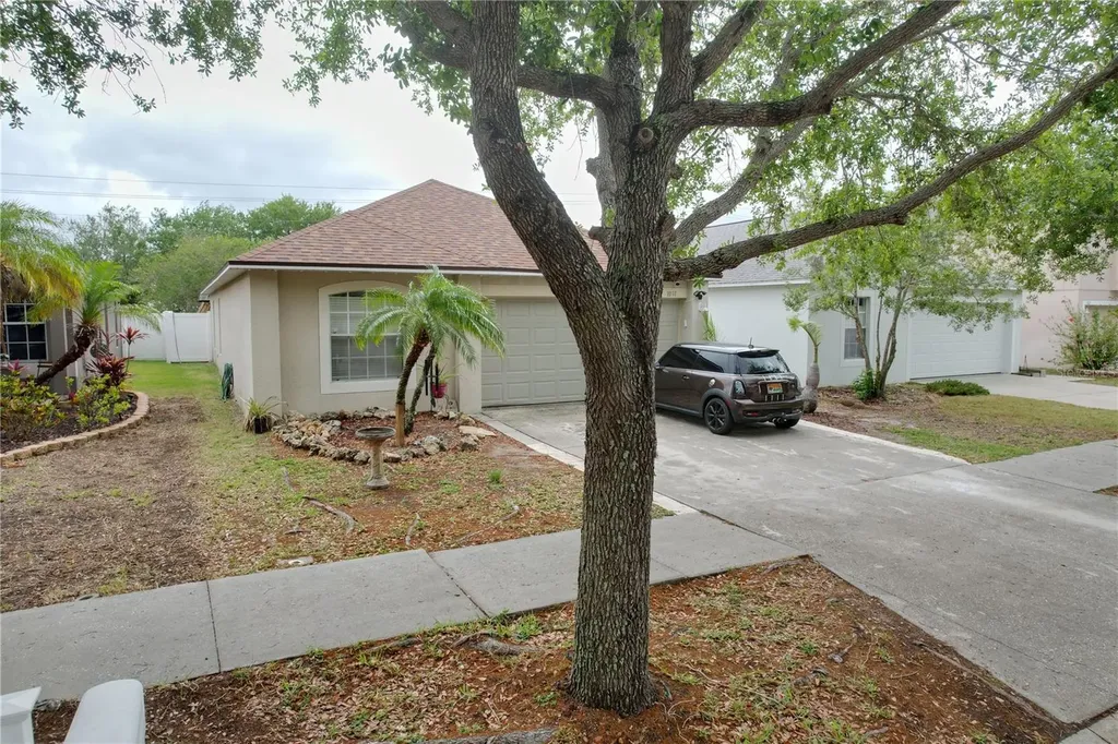 1031 Brenton Leaf Drive Ruskin FL 33570