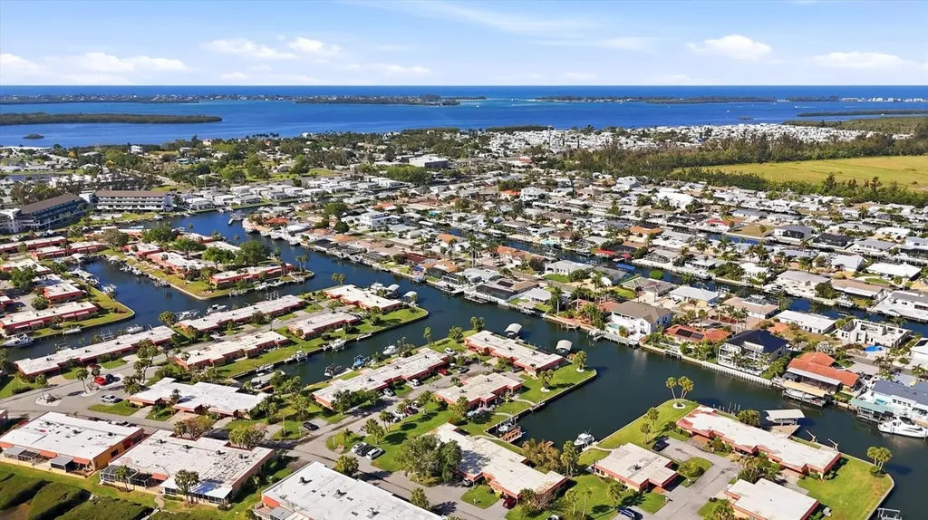 9528 Antiqua Cove Bradenton FL 34210