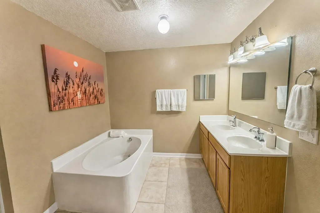 217 Tres Reyes Lane Groveland FL 34736