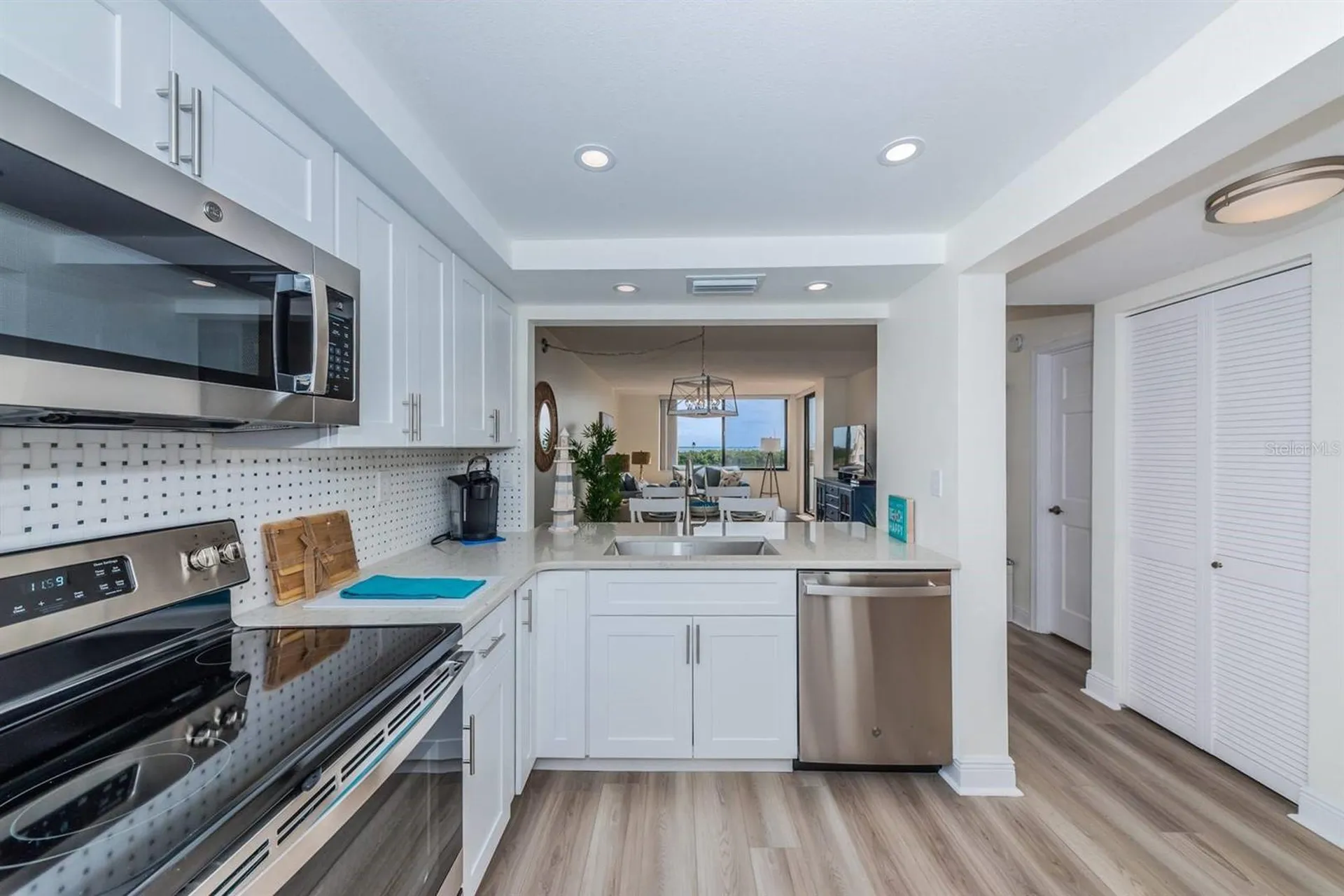 6357 Bahia Del Mar Boulevard St Petersburg FL 33715