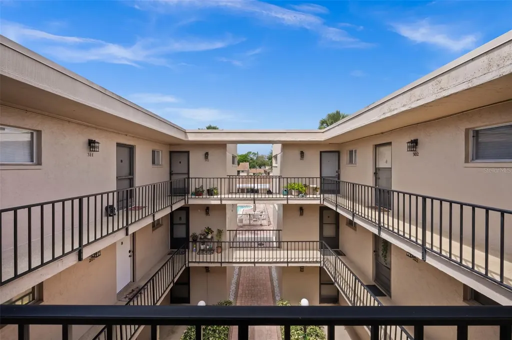 2763 Woodgate Lane Sarasota FL 34231