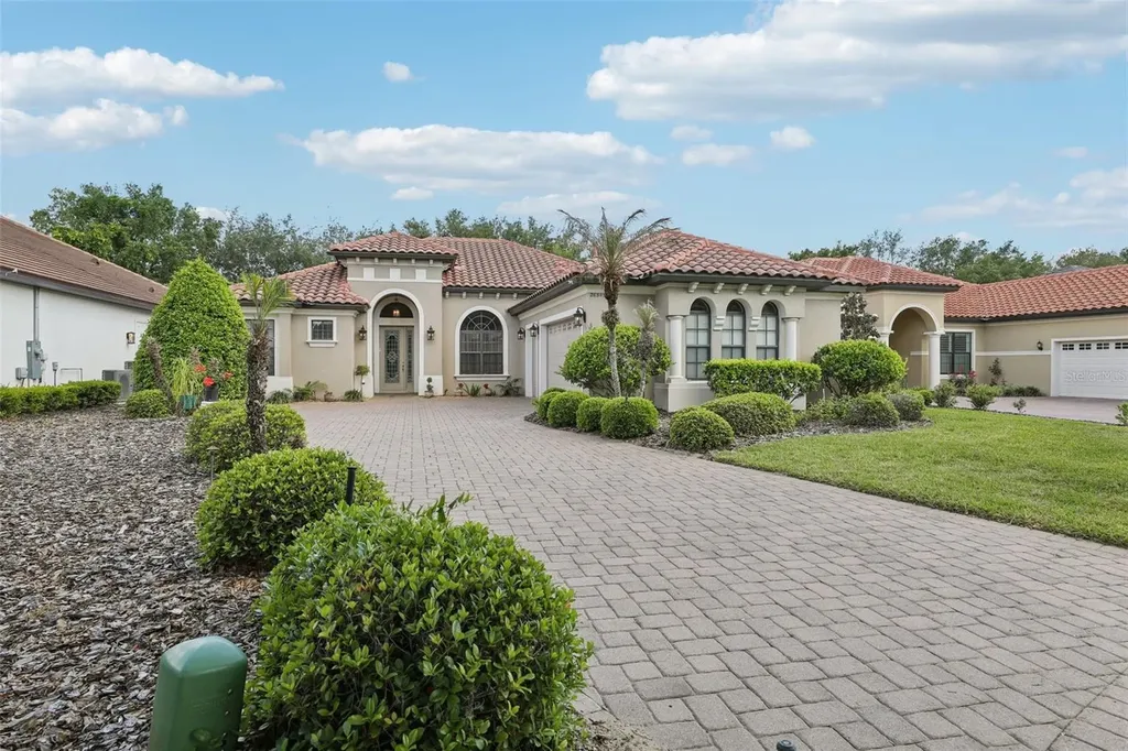 26345 San Gabriel Howey In The Hills FL 34737