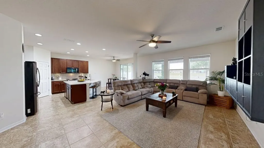 914 Bay Bridge Circle Apopka FL 32703