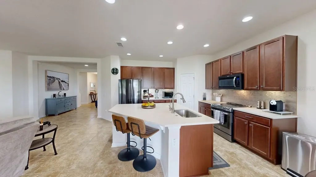 914 Bay Bridge Circle Apopka FL 32703