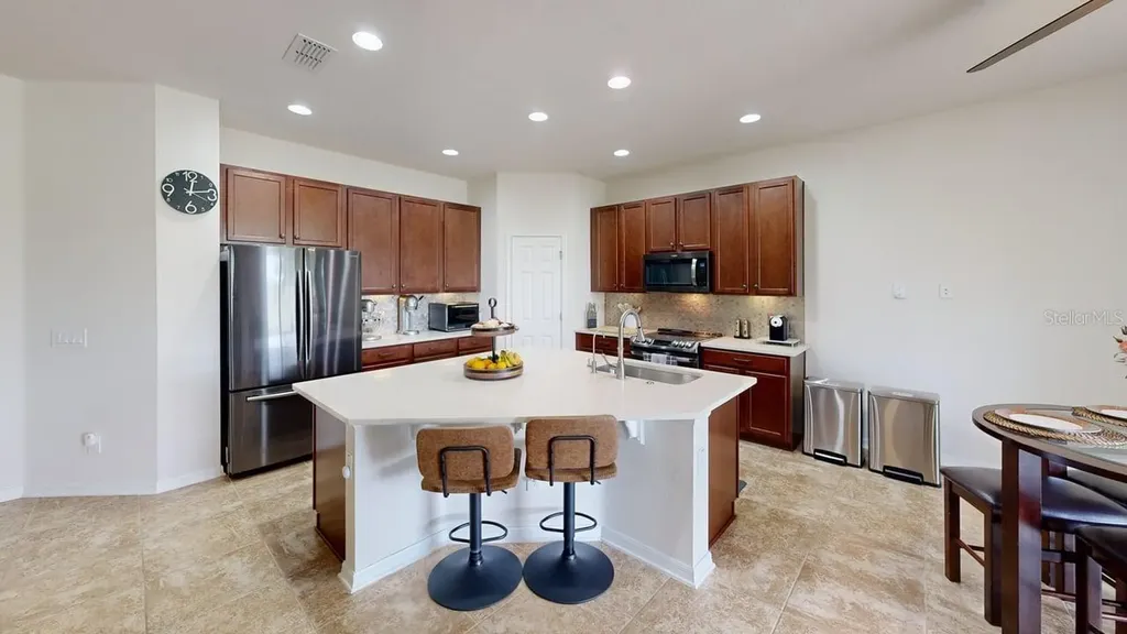 914 Bay Bridge Circle Apopka FL 32703