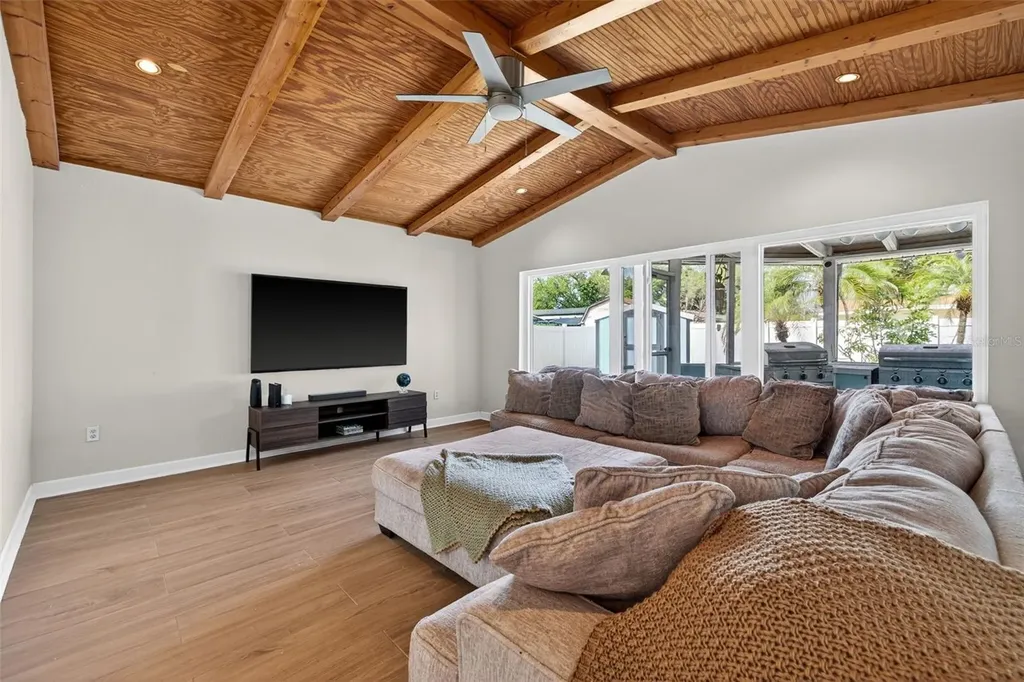 8220 Quail Road Seminole FL 33777