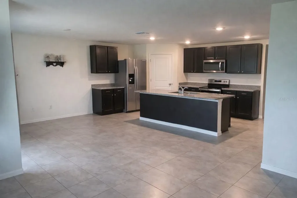4676 Sigcom Place Wildwood FL 34785