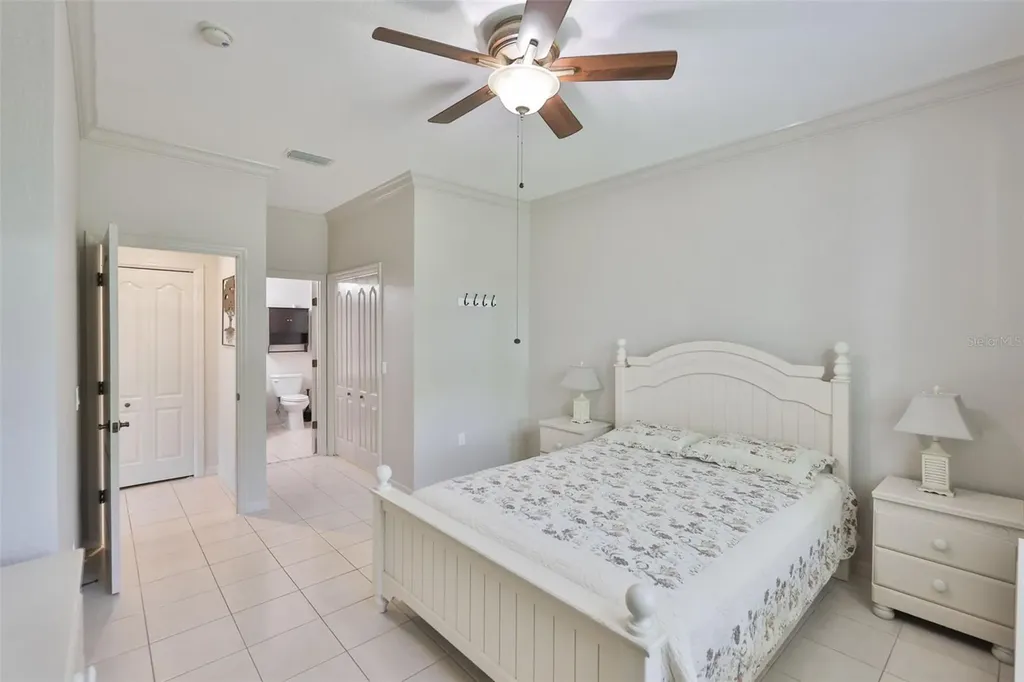 2082 Sifield Greens Way Sun City Center FL 33573
