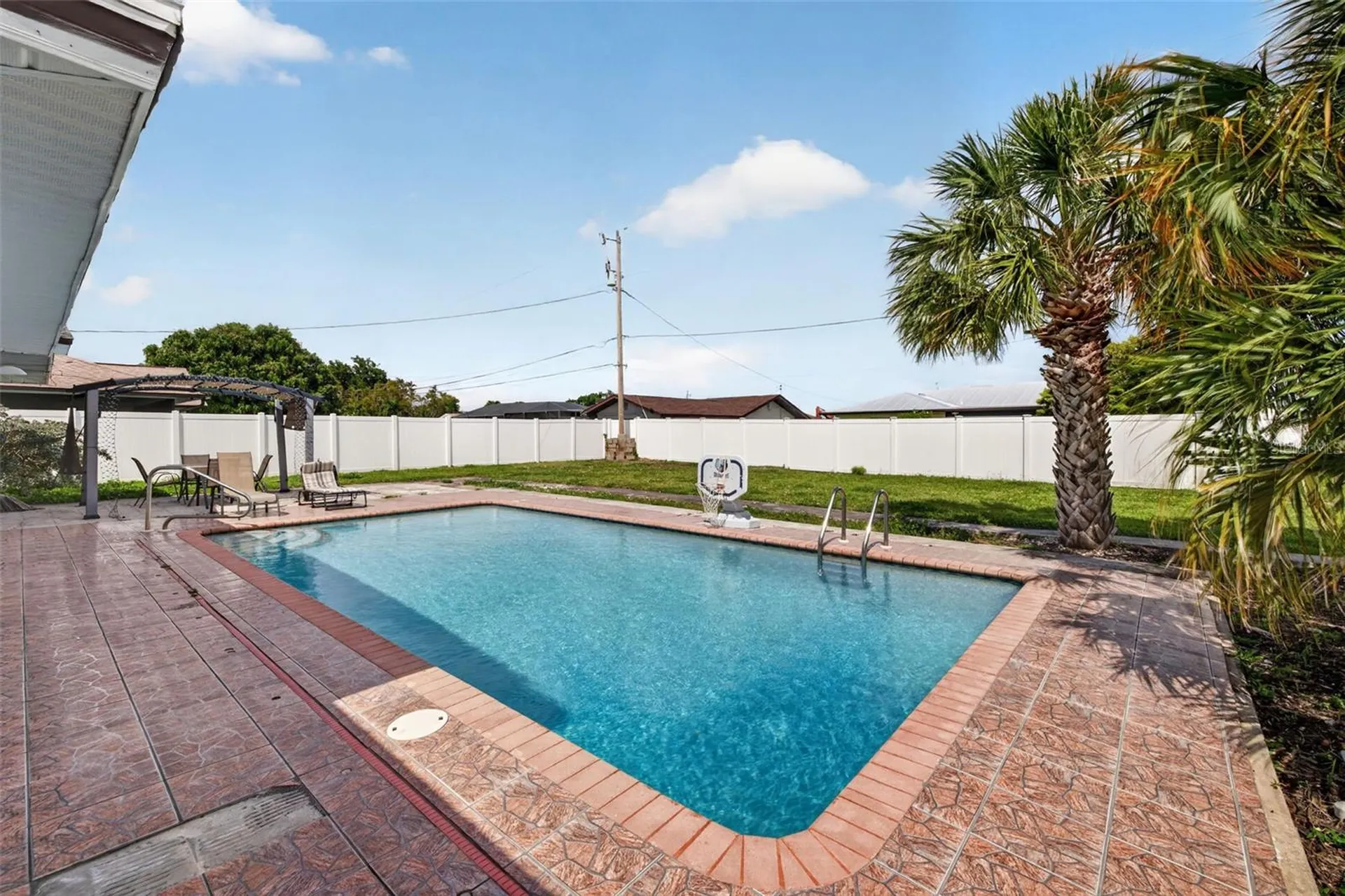 4547 SE 11th Avenue Cape Coral FL 33904