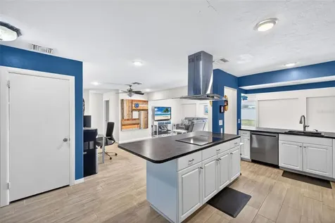 4547 SE 11th Avenue Cape Coral FL 33904