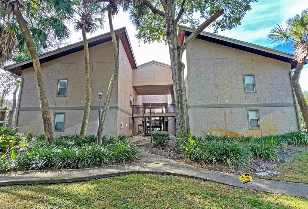 4207 Winding Moss Trail Tampa FL 33613