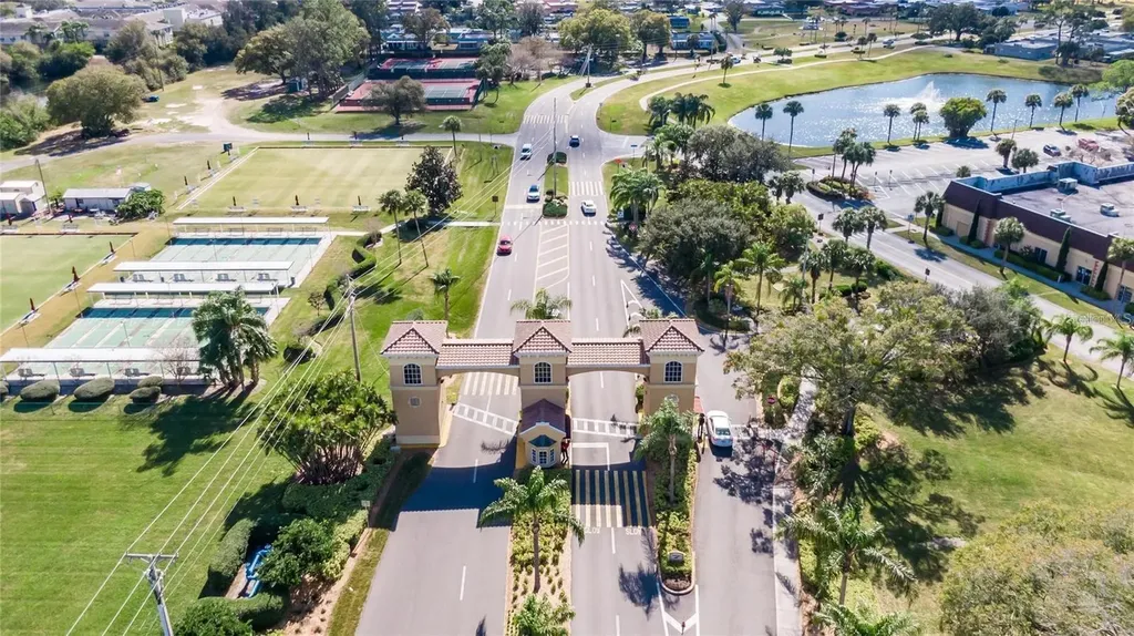 2420 Sifield Greens Way Sun City Center FL 33573