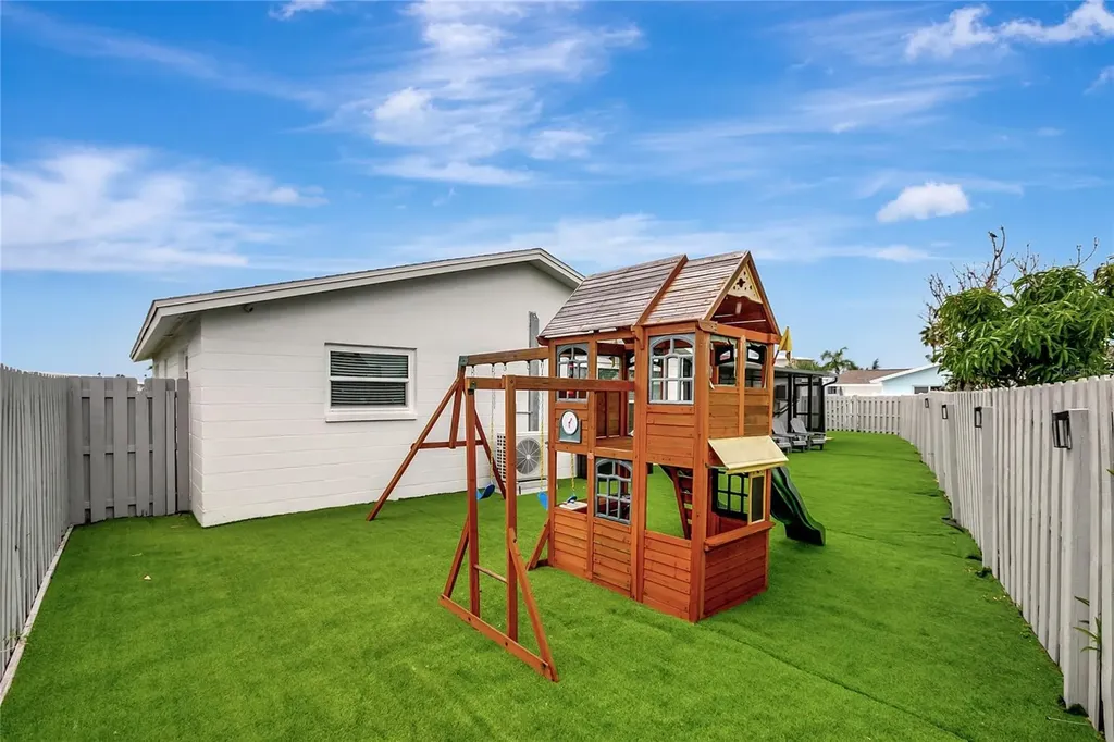 242 176th Avenue E Redington Shores FL 33708